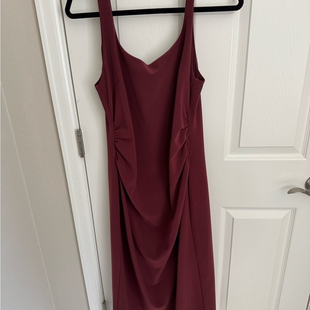 Chic Sleeveless Burgundy Midi Dress